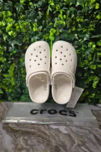 White Slip on clog infant size 12.5 eu30-31