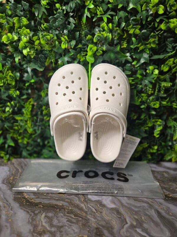 White Slip on clog infant size 12.5 eu30-31