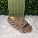 Brown Flatform Slides size 7