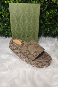 Brown Flatform Slides size 7