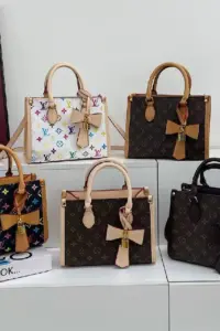 Square printed bow bag