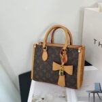 Square printed bow bag - Image 5