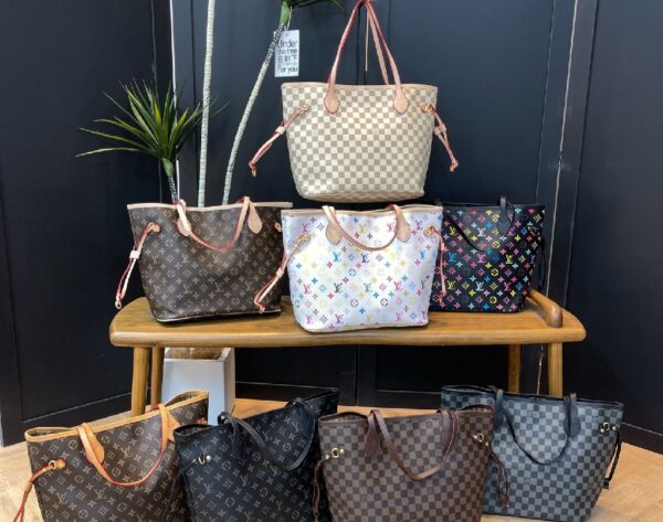 Never Fall Shopper Clasic