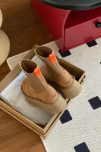 Elastic longer platform boot