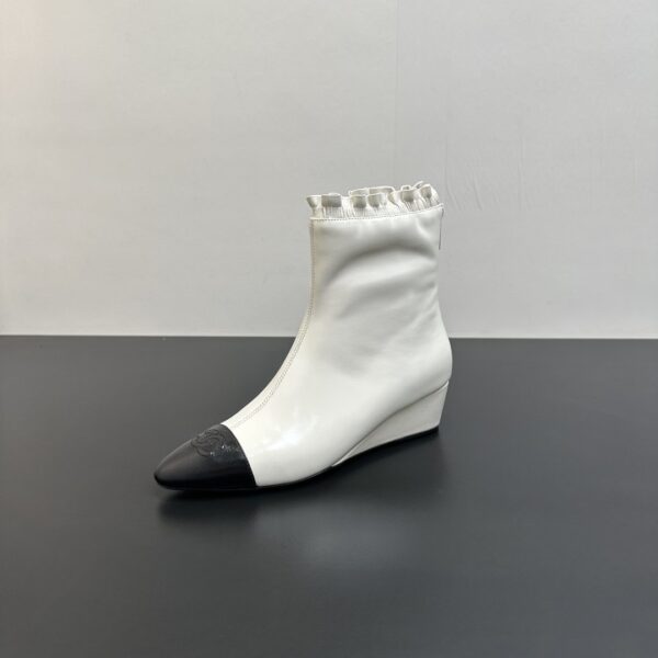Pointed CoCo boot - Image 2