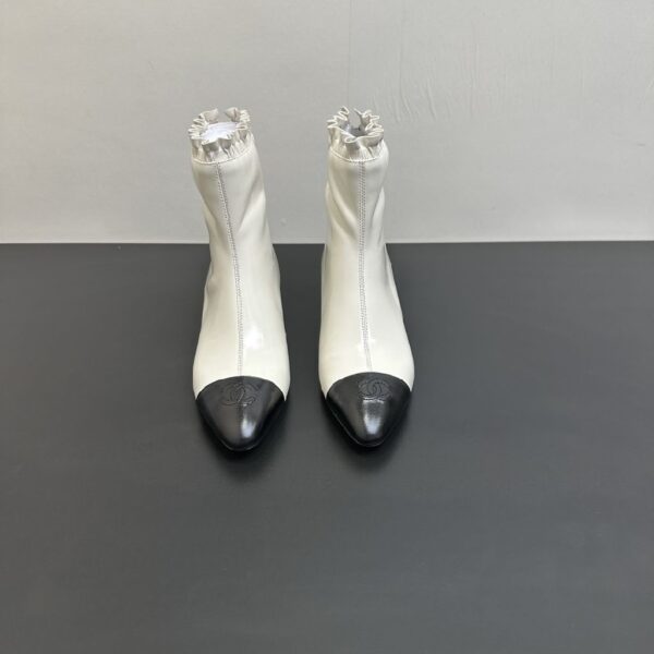 Pointed CoCo boot