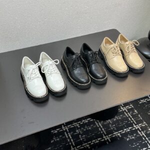 Embroidered shoes