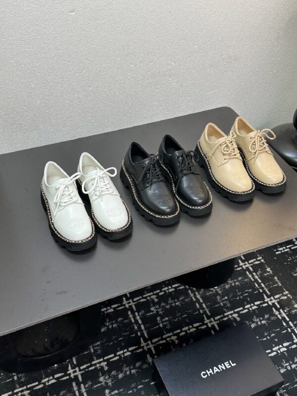 Embroidered shoes