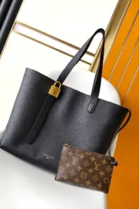 real leather shopper padlock