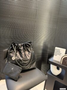 Quilted Slouch sack bag - Image 3