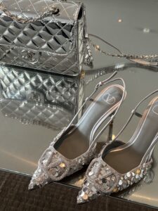 Bling V heels - Image 3