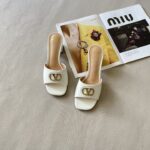 V sling backs block heel - Image 3