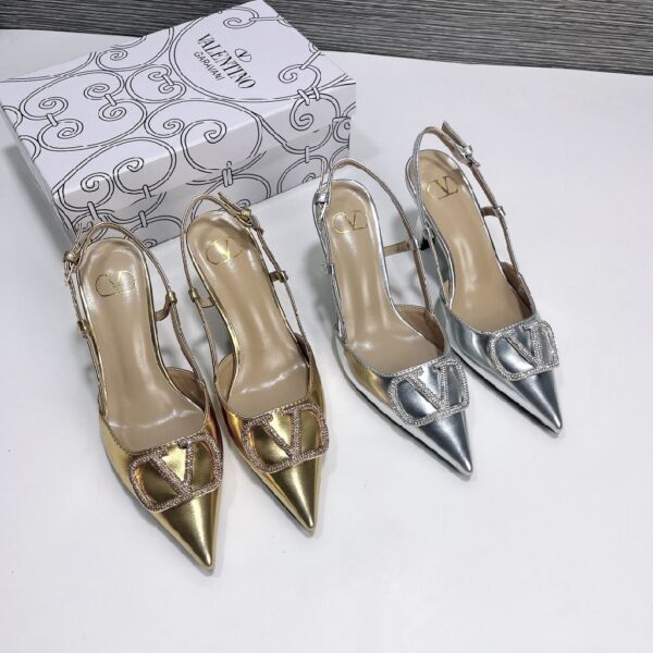 Gold or silver V