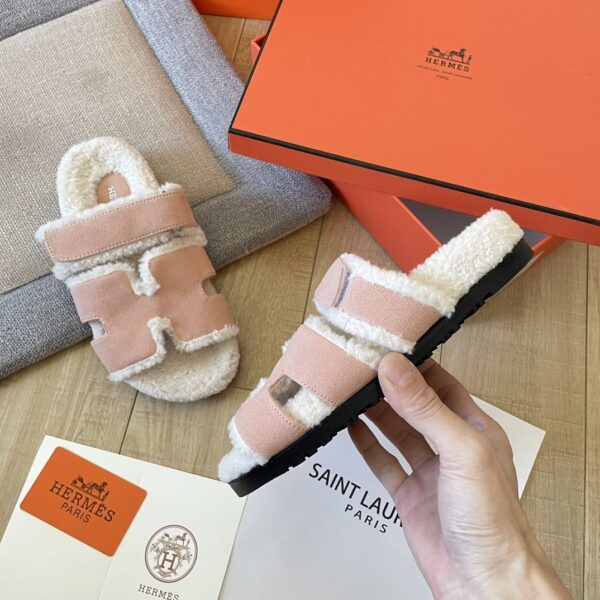 Fluffy H slides - Image 2