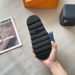 Denim pocket slides - Image 2