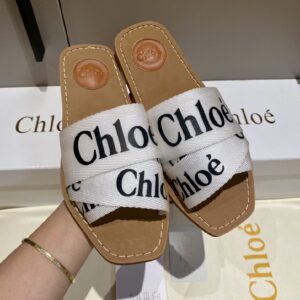 Chlo Camvas slides