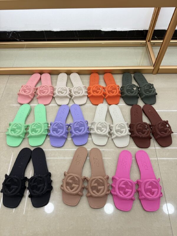 Lots of colours available G