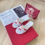 White cherry slides - Image 3