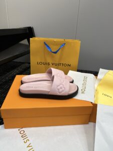 Pink or black available padded leather - Image 3