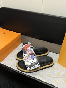 White pillow - Image 2