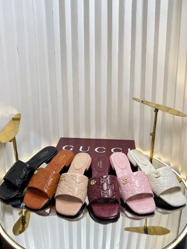 3d G slides leather