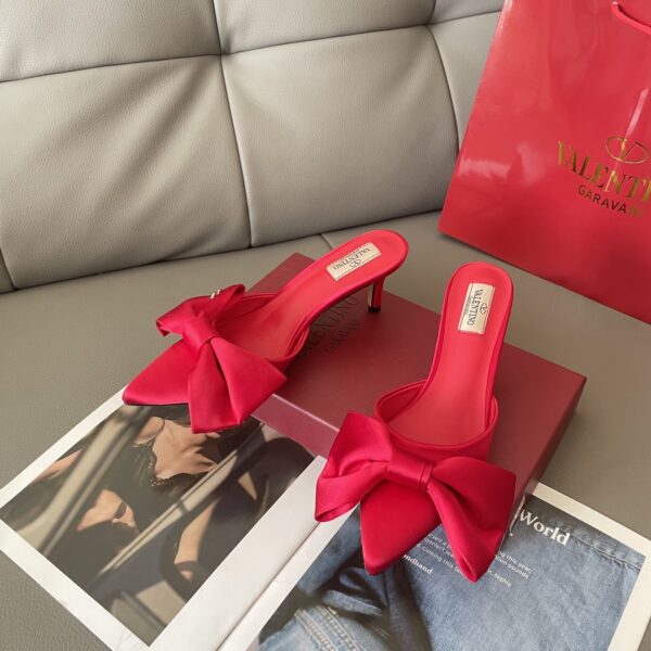 Red V Bow - Image 2