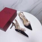 nude or black V bow - Image 3