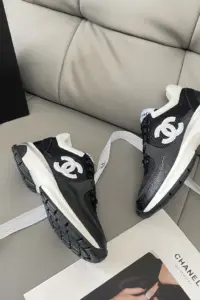 CoCo black with white