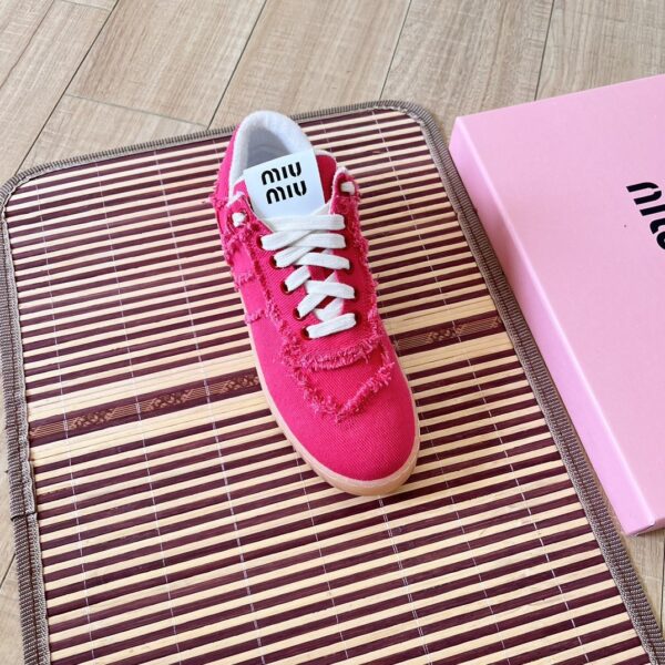 4 colour options Miu - Image 4