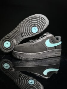 2 colours tiff air - Image 2