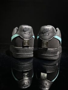 2 colours tiff air - Image 3