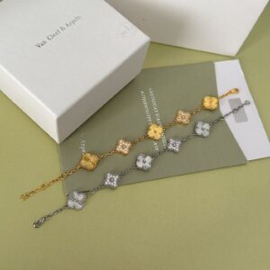 gold or silver colour Cleef