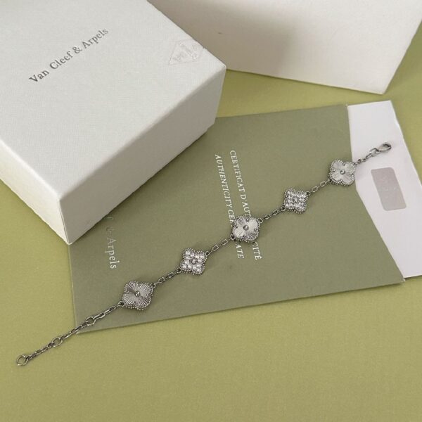 gold or silver colour Cleef - Image 2