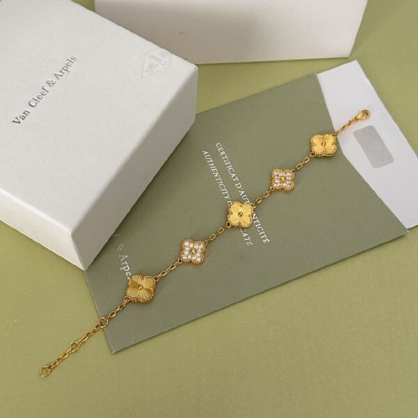 gold or silver colour Cleef - Image 3