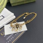 Bee G Charm bracelet - Image 2