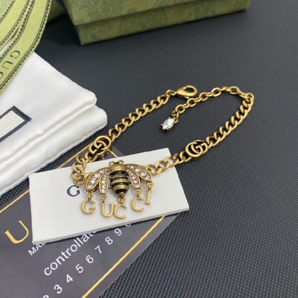 Bee G Charm bracelet - Image 2