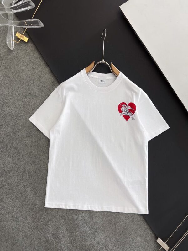 Love Burb tee black or white - Image 3