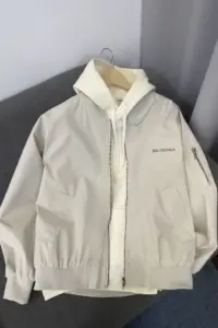 Black or cream B@Lench